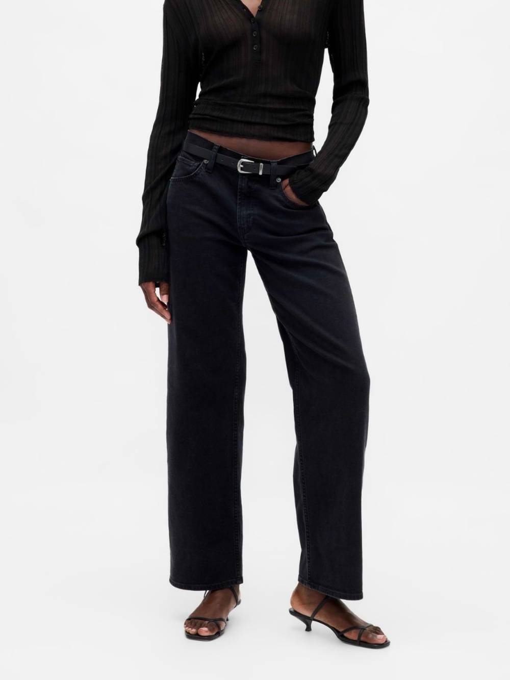 GAP Low Rise ‘90s Loose Jeans in Black